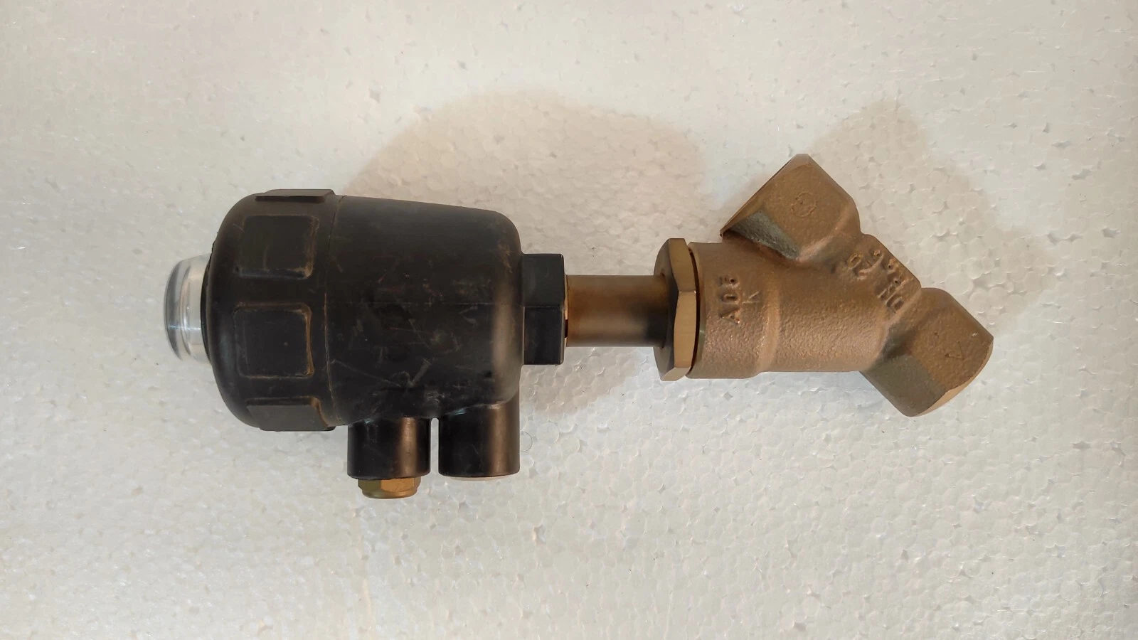 admin/uploads/uploads/burkert 2000 pmeumatic angle valve nbr g3 pmed_3.webp